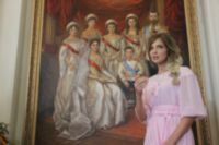 Поклонская подарила Ливадийскому дворцу портрет царской семьи (фото)