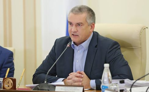 Аксенов отменил закупку администрацией Феодосии автомобилей премиум-класса на 10 млн руб.