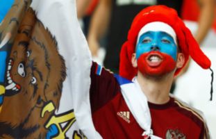 Россия уступает Словакии в матче Евро-2016