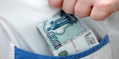 Заместителя главного врача Алупкинской больницы будут судить за взятку