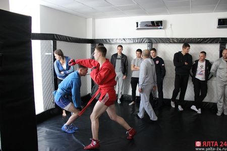 В одной из школ Ялты появится зал борьбы