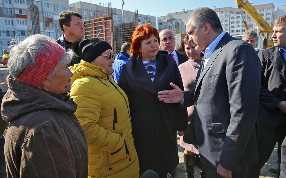 aksenov v kerchi