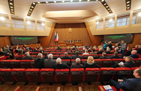 Бавыкина стала помощником Аксенова