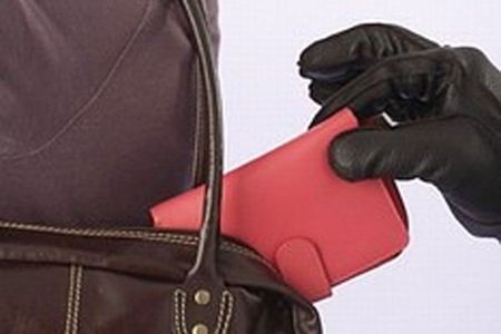 Комиссаров призвал ялтинцев застегивать сумки и не носить портмоне в заднем кармане