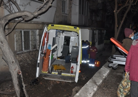 В Севастополе карета скорой помощи врезалась в жилой дом