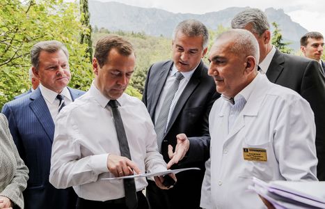 Аксенов инициирует проверки по фактам незаконного отчуждения земель у крымских здравниц