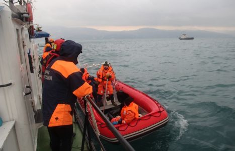 Водолазы обнаружили фюзеляж разбившегося Ту-154