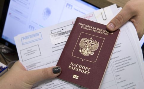 Водительские права и загранпаспорта в России могут подорожать