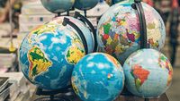 В Беларуси запретили продавать глобусы с российским Крымом
