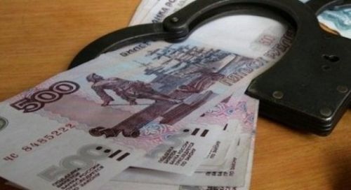 На полицейского из Алушты завели уголовное дело за взятку