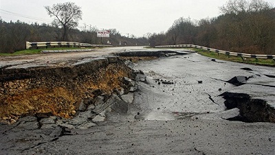 Разрушенный оползнем участок трассы в правительстве Севастополя планируют восстановить за два месяца