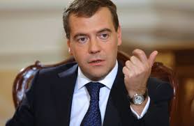 Медведев призвал проанализировать риски при введении курортного сбора