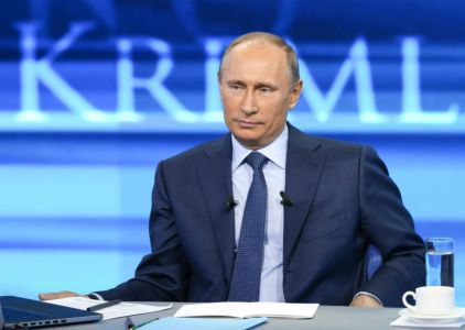 Мост в Крым строится с небольшим опережением графика - Путин