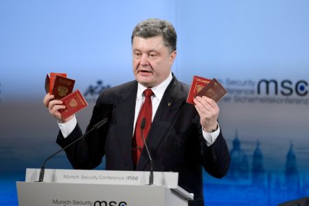 Порошенко заявил о киберугрозе со стороны России