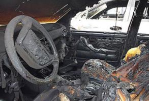 В Симферополе ночью сгорели два автомобиля