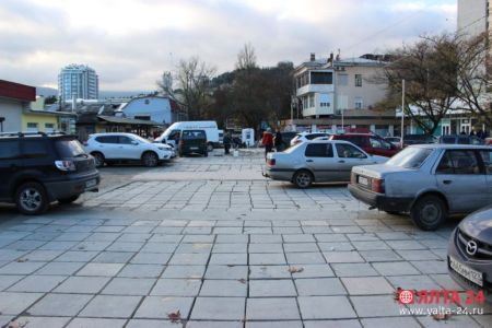 Где в Ялтинскм регионе расположены официальные муниципальные парковки - адреса