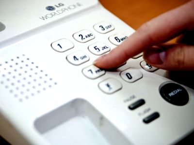 Ялтинцы могут пожаловаться на поборы в школах на горячую линию