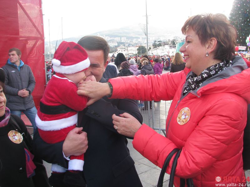 moroz parad yalta 24IMG 4192