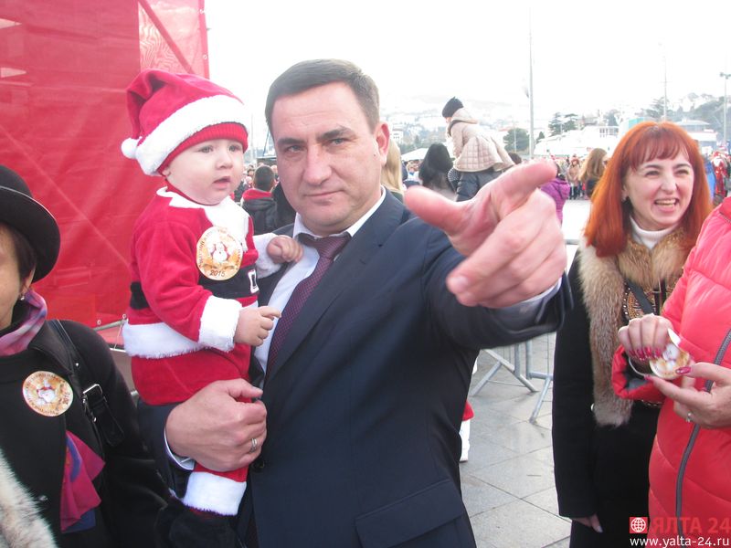 moroz parad yalta 24IMG 4195