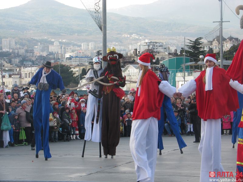 moroz parad yalta 24IMG 4225