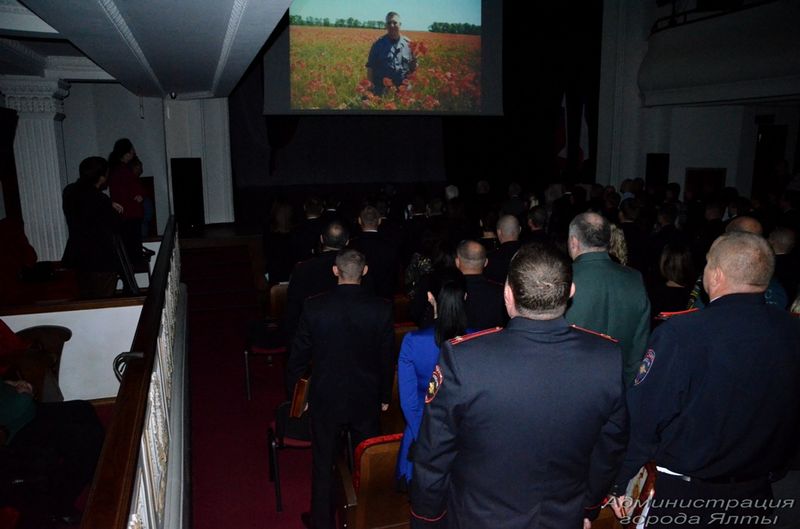 Ялтинских полицейских поздравили с профессиональным праздником 29 poliziya