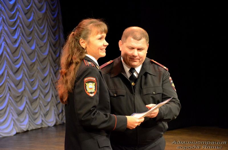 Ялтинских полицейских поздравили с профессиональным праздником 7 poliziya