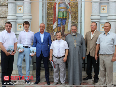 Члены Попечительского совета храма Александра Невского