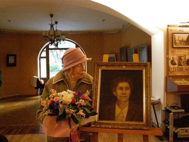 Алла Ханило сегодня отмечает 70 лет своей работы в Доме Чехова
