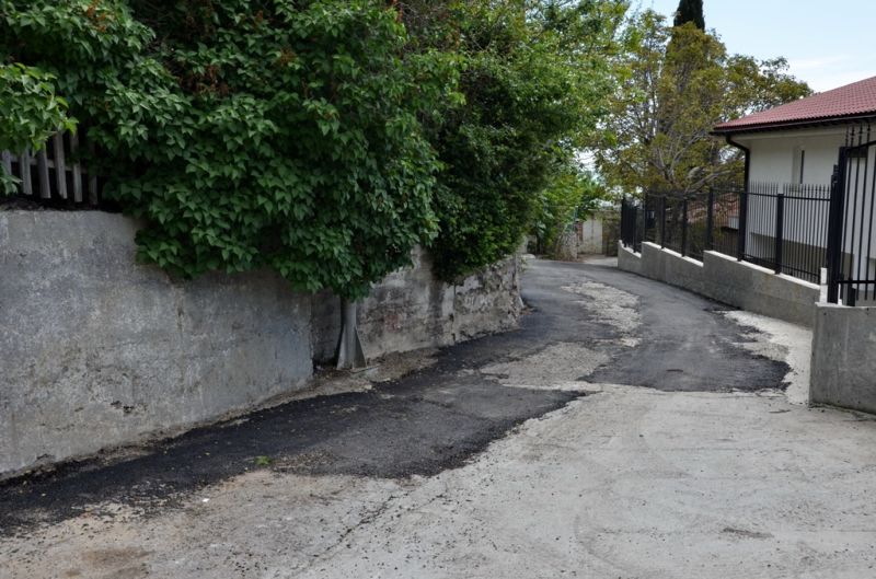 В Ялте приступили к капитальному ремонту дорожного покрытия к дому музею Юлиана Семёнова 1 semenov