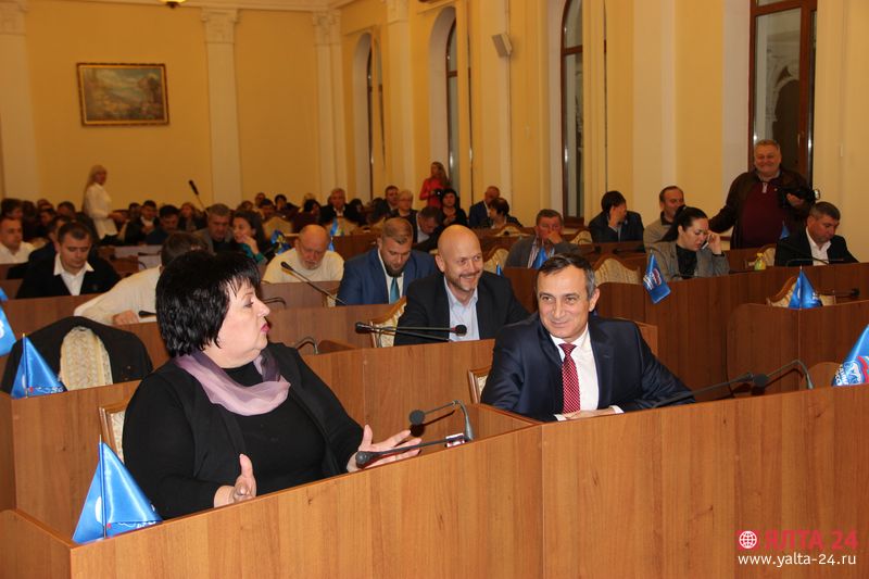 Избрание Деркача председателем Ялтинского горсовета