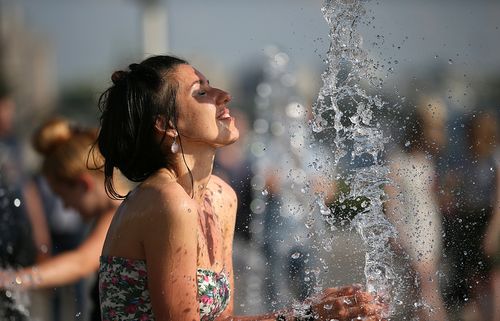 вода