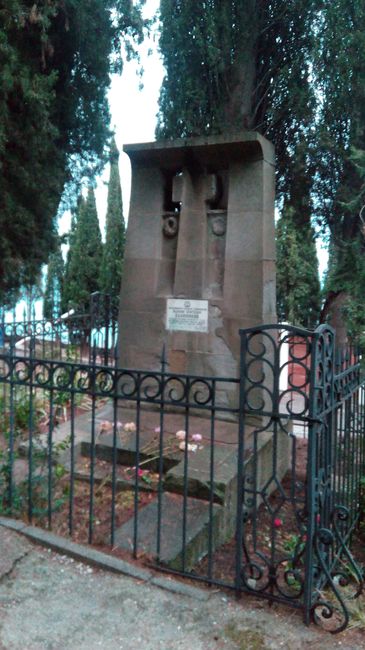 могила композитора Калинникова