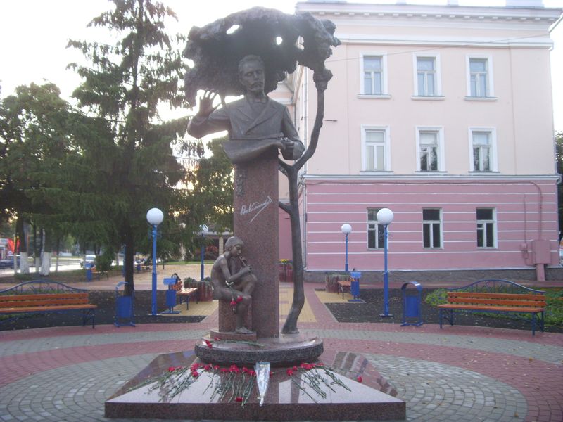 памятник Калинникову в городе Орёл