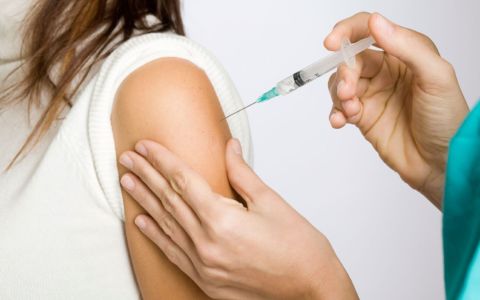 Более 12,5 тысяч ялтинцев уже сделали прививки против гриппа