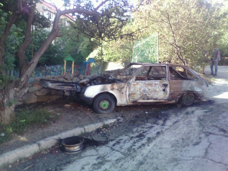 сгорели машины в Ялте
