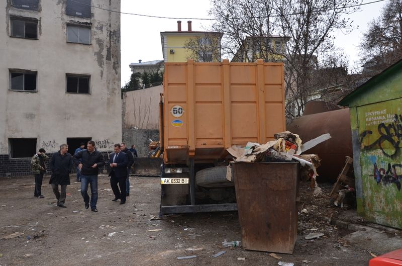 В Форосе ликвидировали несанкционированную свалку 