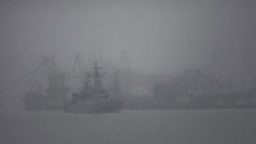 Работа Керченской паромной переправы приостановлена из-за тумана