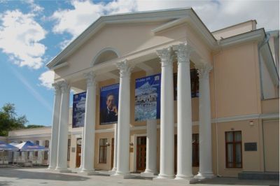 ялтинский театр