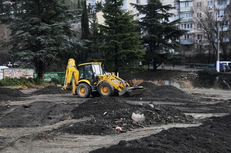 Территорию ярмарки выходного дня приводят в порядок