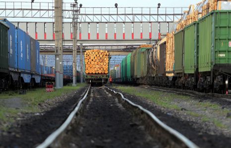 РЖД запустили регулярное движение грузовых поездов в обход Украины