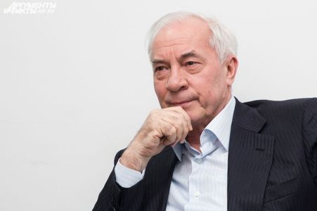 Николай Азаров