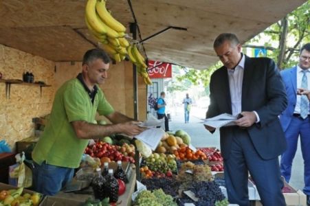 Аксенов пообещал Бахареву выговор за «гадюшник» в Симферополе