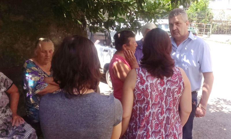 Депутат Олег Пихтерёв встретился с жителями улицы Красноармейская 