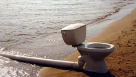 Нечистоты в море в Крыму