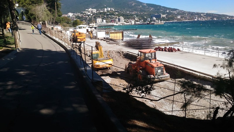 primorskiy plyaz1 yalta 24