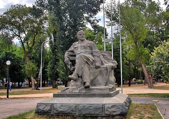 Памятник Ленину в Симферополе