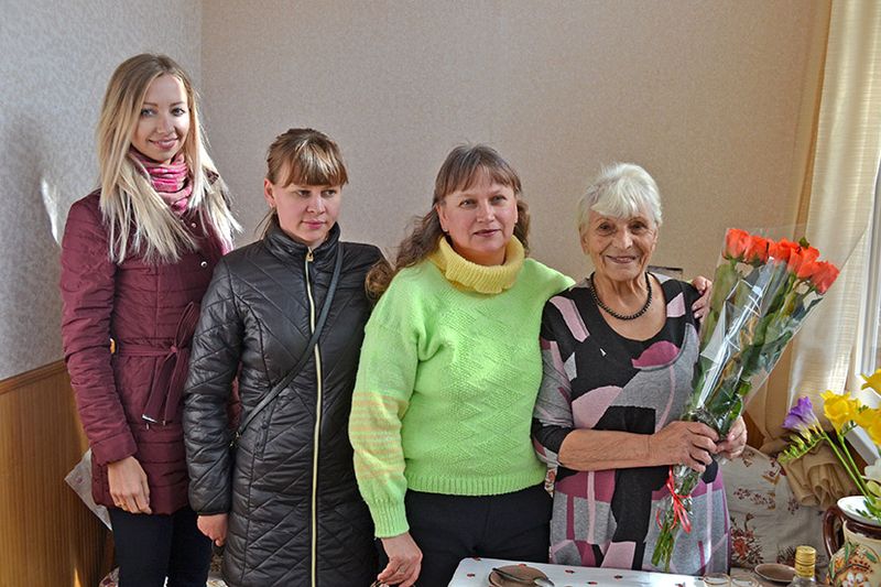 90 лет бабушке
