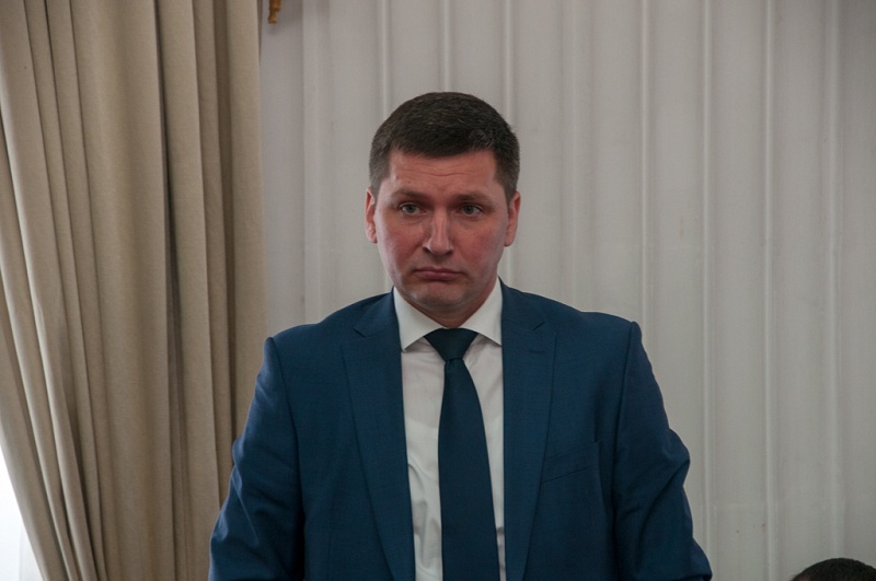 pomoshnik glavi