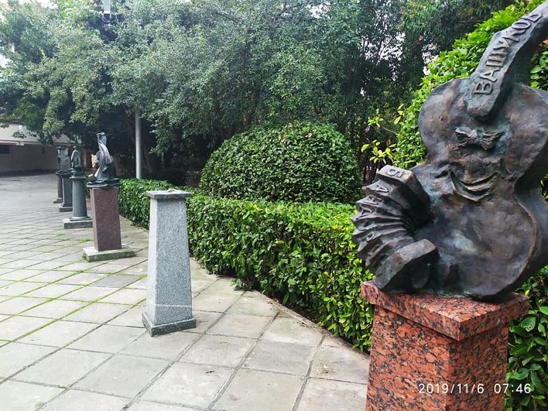 klara novikova skulptura