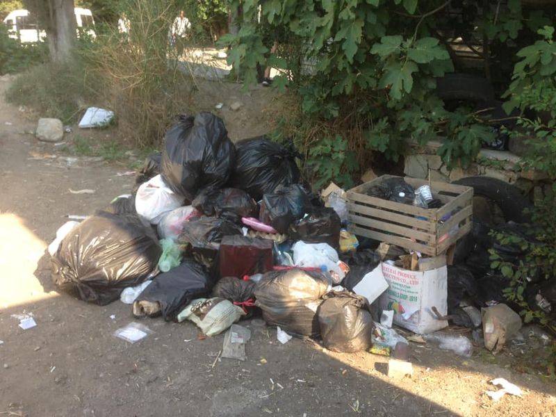 мусора на 5-м квартале в Ялте